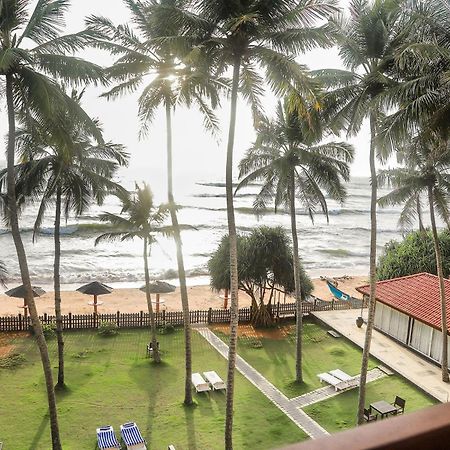 Blue Beach Hotel Wadduwa Bagian luar foto
