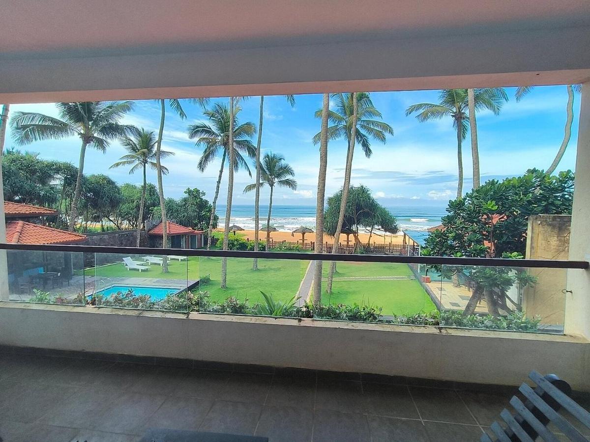 Blue Beach Hotel Wadduwa Bagian luar foto