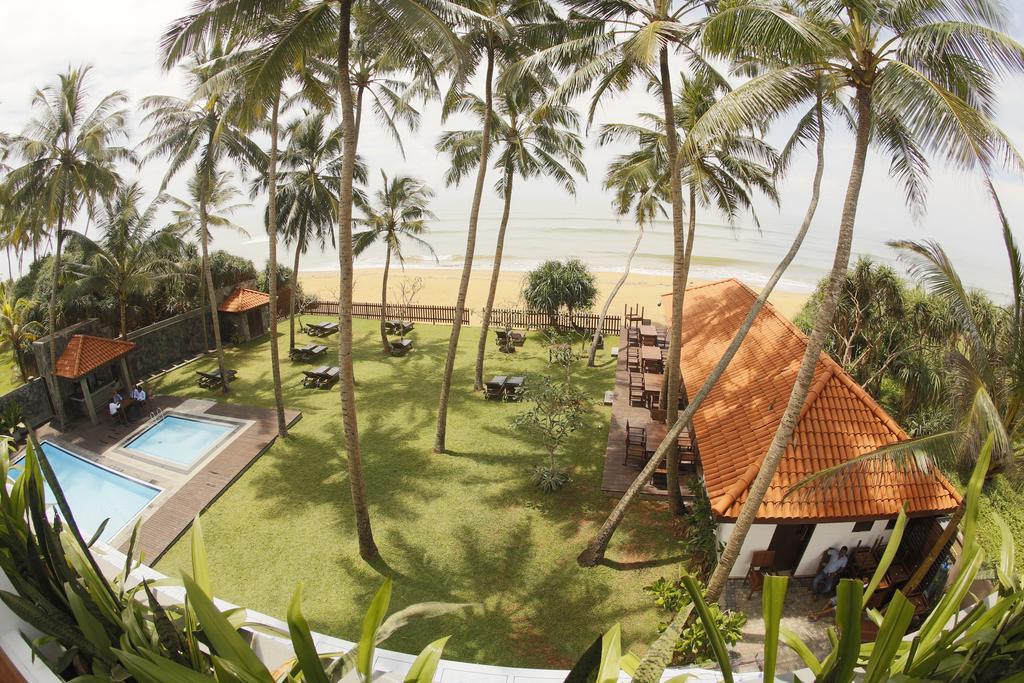 Blue Beach Hotel Wadduwa Bagian luar foto