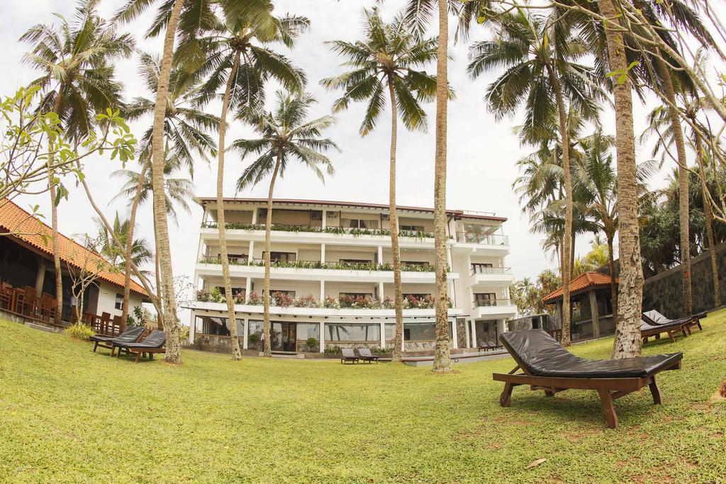 Blue Beach Hotel Wadduwa Bagian luar foto